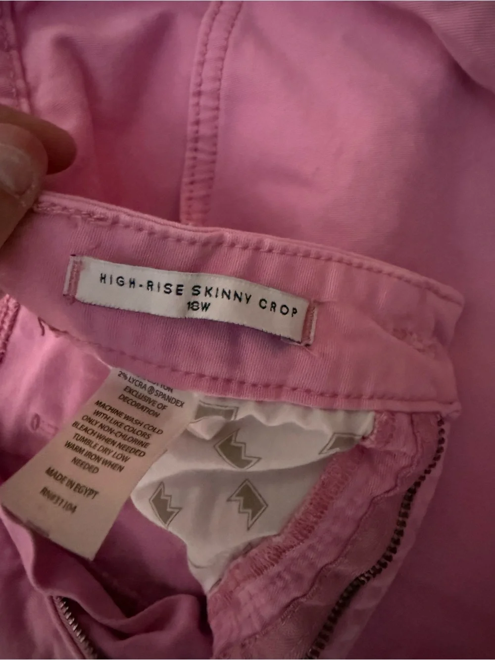 crown & ivy Pink Cropped Frayed-Hem Pants - Picture 2 of 3